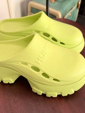 Hunter Neon Lime Slip-On Platform Clogs New without tags